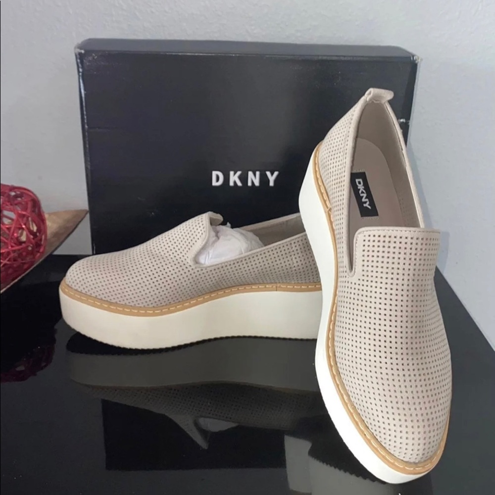 DKNY Bari Slip-on Loafers Warm Grey 7M NWB